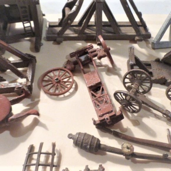 Huge Lot of LEAD Figures Lead WARRIORS Lead Men Unpainted Lead Figurines Dungeon - Picture 11 of 15